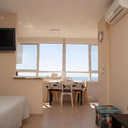 Estudio Con Vistas Al Mar Y Montana Benalmadena